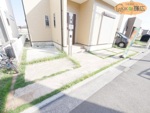 加古川市尾上町養田　中古戸建の駐車場