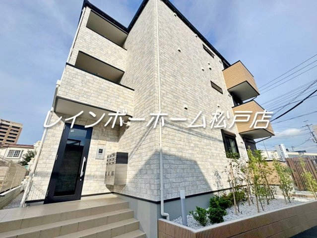 柏市柏６丁目のアパートのエントランス|ゆとりのあるエントランスです