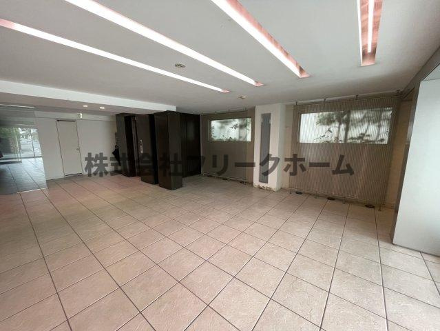 武蔵野市吉祥寺南町２丁目の賃貸マンションのロビー