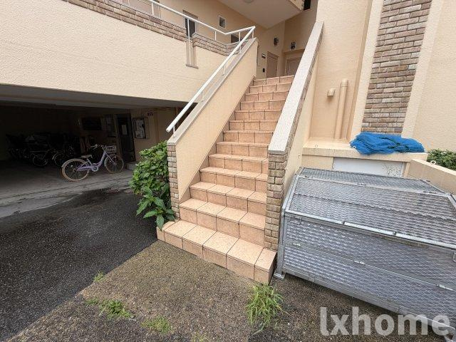 ヴィラ春日丘のエントランス