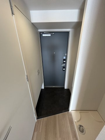 プレリスＮＥＯ大阪十三エルヴィオンの玄関