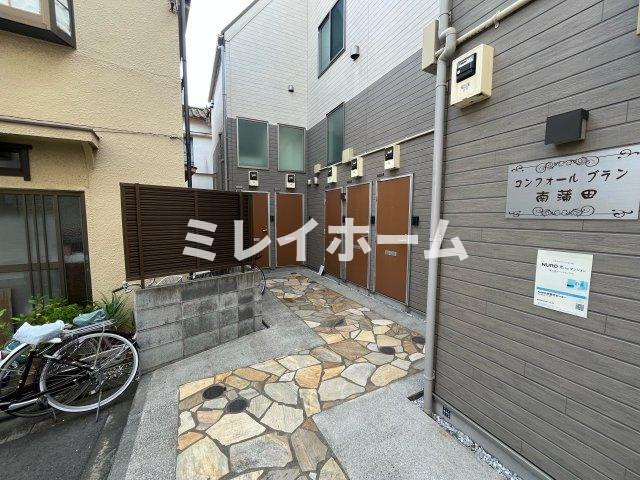 コンフォールブラン南蒲田のエントランス