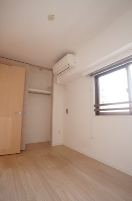 【洋室】 | ミオカステーロ小岩Ⅱ | 各居室に窓のある明るいお部屋です。
