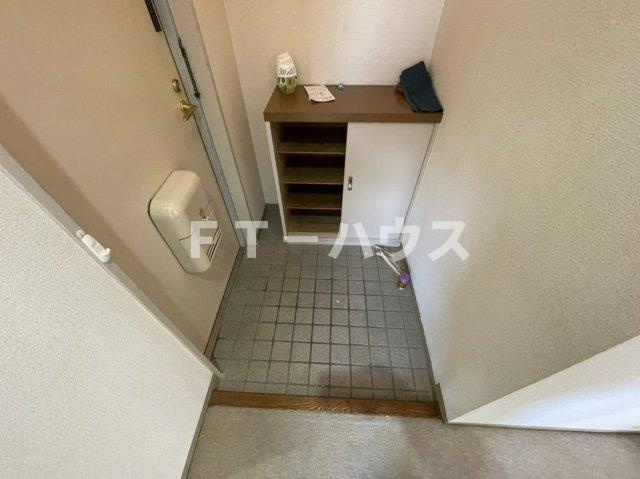 津田沼北見マンションの玄関