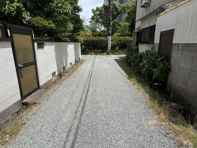 伊丹市昆陽北１丁目の売地の前面道路含む現地写真