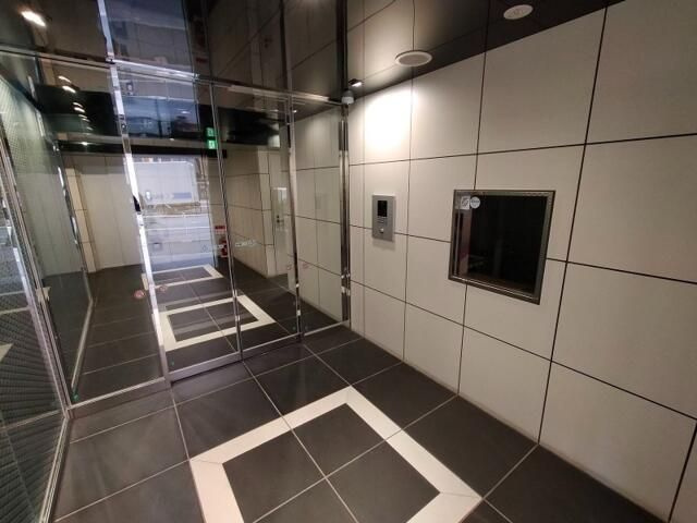 ＧＥＮＯＶＩＡ新宿早稲田ｇｒｅｅｎ　ｖｅｉｌのエントランス
