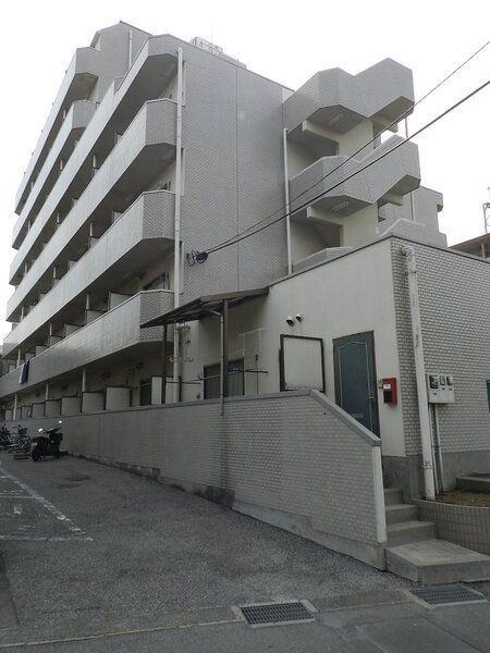 ドエル西船の外観