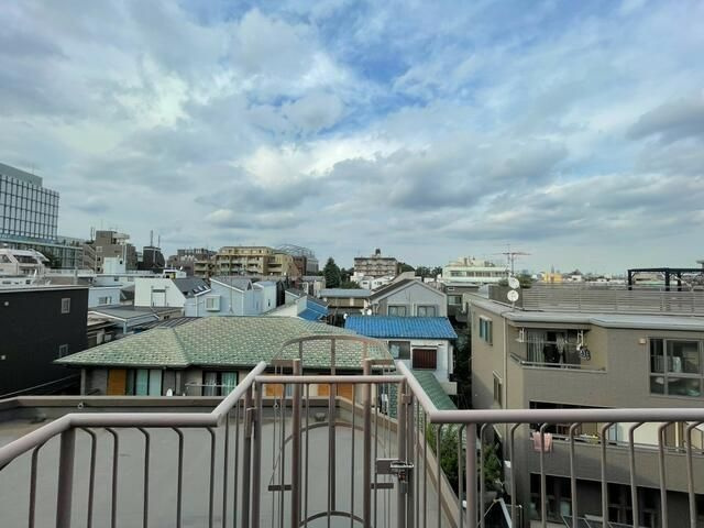 松陰ハイツのバルコニー