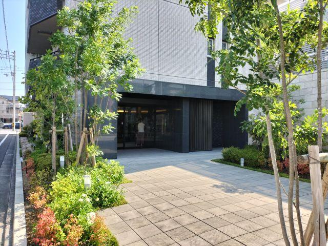 サーパス高知駅レジデンスのエントランス