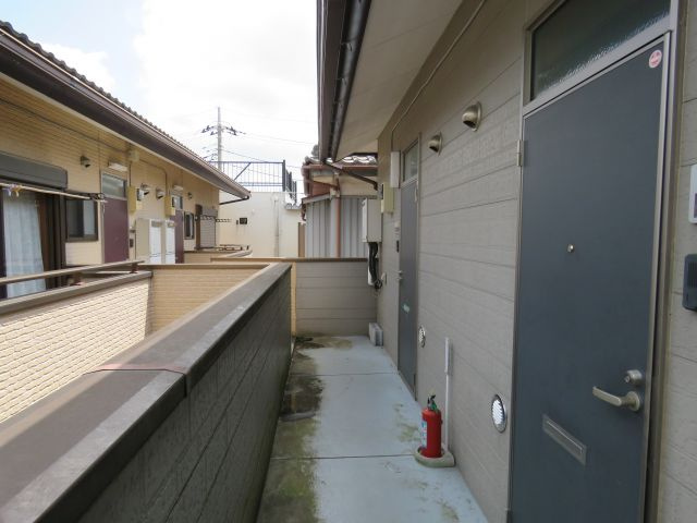メゾン大内のエントランス