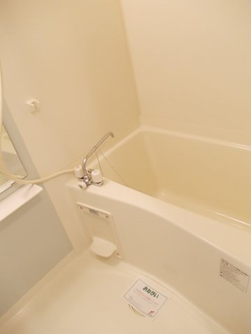 アゲート　白壁の浴室