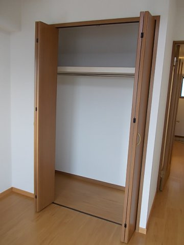 アゲート　白壁の収納