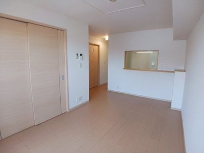 【居間・リビング】 | グランディールⅡ番館 | 即日案内可能です♪現地待ち合わせOK！どの物件でも当社でお得にご案内できますのでまとめて内覧ください♪