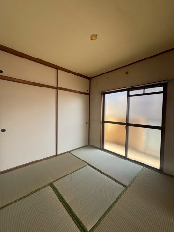 大産香椎マンションの和室