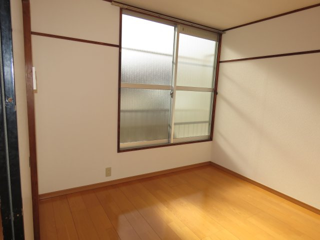 富士ハイツC号棟の洋室