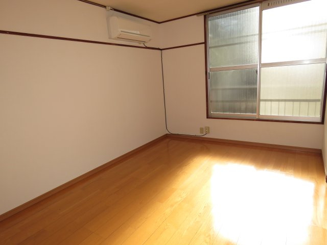 富士ハイツC号棟の洋室
