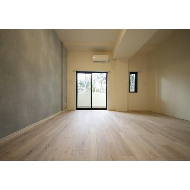 CRESCENT　COURTの居間・リビング