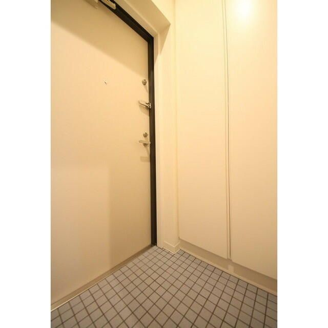 CRESCENT　COURTの玄関