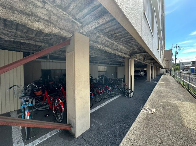 日の出アルームのエントランス
