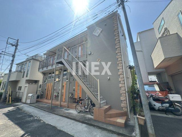 横浜市磯子区森２丁目のアパートの外観