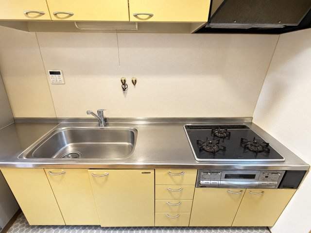 三ノ瀬３丁目　中古戸建のキッチン|※画像はAIによる不要物消去を行っています