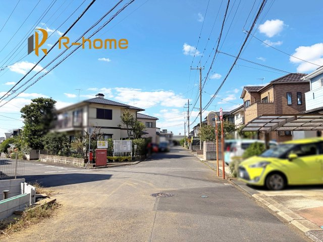 牛久市神谷12期　新築戸建て　1号棟の前面道路含む現地写真|周辺環境も併せて案内致します♪
閑静な住宅地で笑顔あふれる新生活！
ぜひ現地へお越しください♪