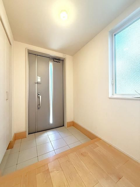 山王２丁目戸建の玄関