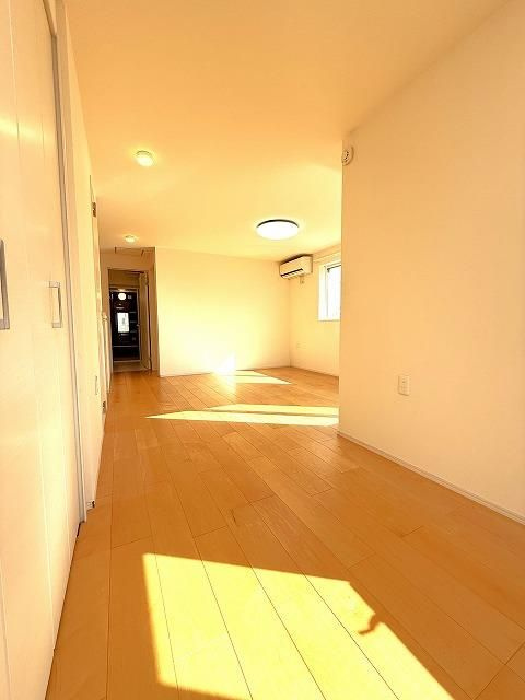 山王２丁目戸建の洋室