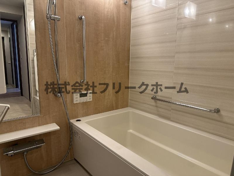 三鷹市下連雀４丁目の賃貸マンションの浴室