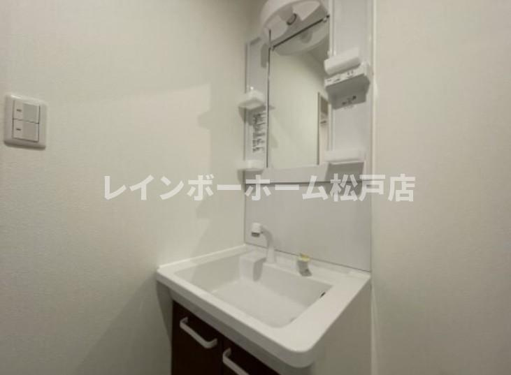 特典：仲介手数料が無料です!!の独立洗面台|朝の身支度には欠かせない独立洗面化粧台