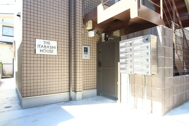 ＴＨＥ　ＩＴＡＢＡＳＨＩ　ＨＯＵＳＥのエントランス