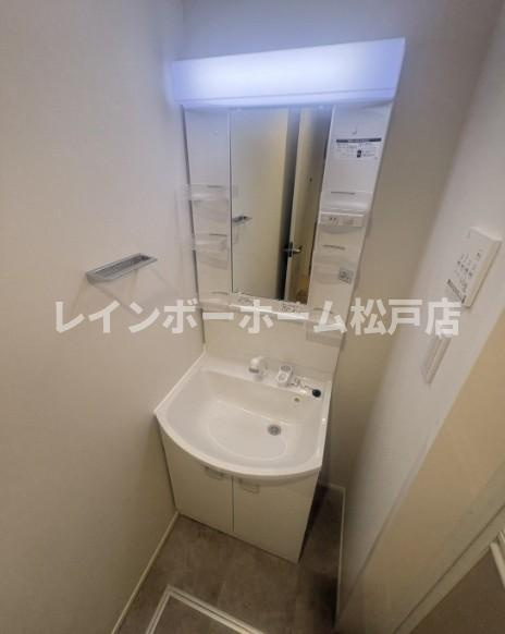 【仲介手数料：50％OFF】対象物件！の洗面所|忙しい朝には欠かせない洗面所です