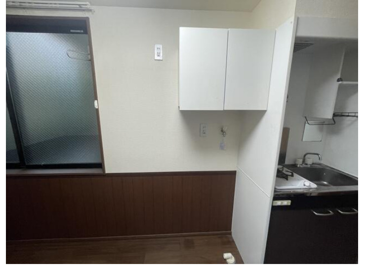 ルームズ中野B棟の収納|きれいなキッチンです