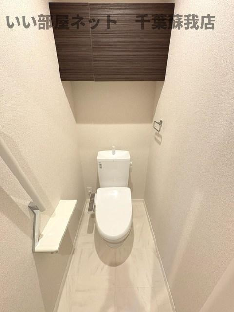 ジャンダルムのトイレ|落ち着いた色調のトイレです
