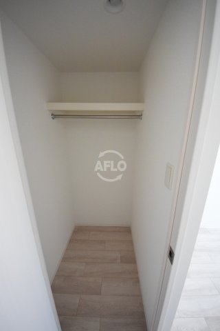 エスリード大阪城PREMIERの収納|エスリード大阪城PREMIER　ウォークインクローゼット