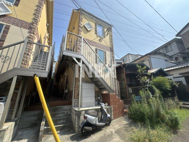 横浜市保土ケ谷区西久保町のアパート