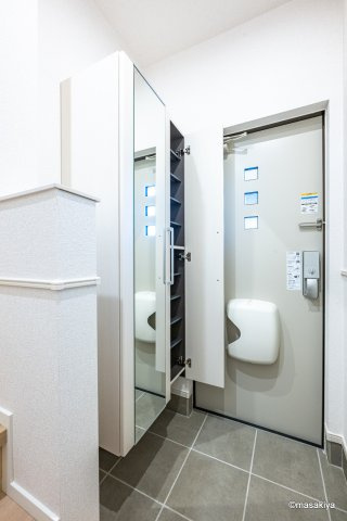 ミニョン　フロル　Ａの玄関