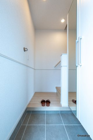ミニョン　フロル　Ａの玄関