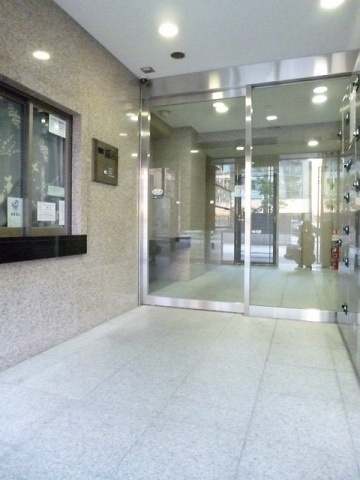 スカイコート本郷東大前弐番館のエントランス|※別室参考写真