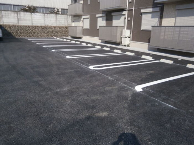 【駐車場】