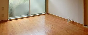 ローヤル北本の居間・リビング