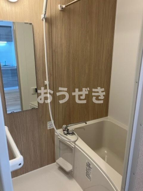 ブリリアンス根岸の浴室