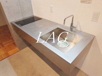 【キッチン】 | Ｍｏｎ－ｎａｋａ　Ａｐａｒｔｍｅｎｔ　Ｔｅｒｒａｃｅ | キッチンです。