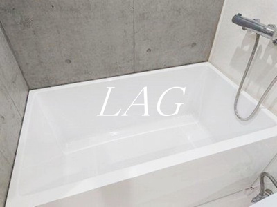 【浴室】 | Ｍｏｎ－ｎａｋａ　Ａｐａｒｔｍｅｎｔ　Ｔｅｒｒａｃｅ | お風呂です。