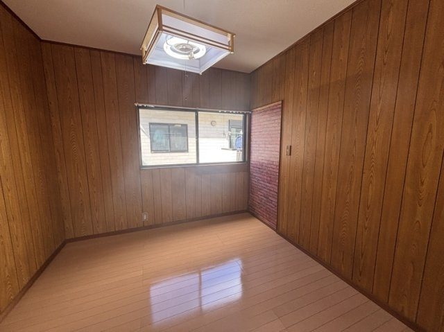 南区観音町６丁目戸建の洋室
