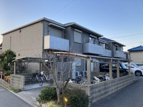 サンヒルズ阪奈A棟の外観