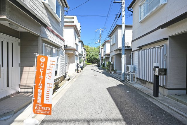尼崎市東難波町4丁目中古戸建│4LDK+駐車1台可の周辺|前面道路は東側に約4.6ｍ幅です。