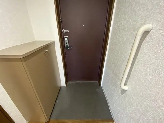 サンセゾンアイの玄関