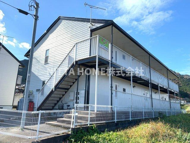 丹波市春日町野村のアパートの外観|温水洗浄付きのトイレや独立洗面台などを設置◇
