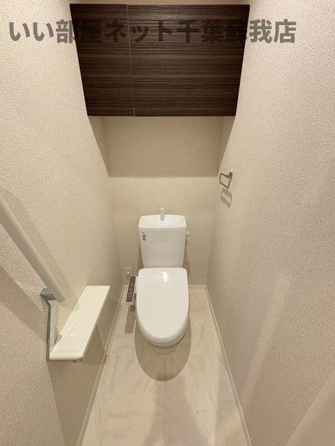 ジャンダルムのトイレ|落ち着いた色調のトイレです